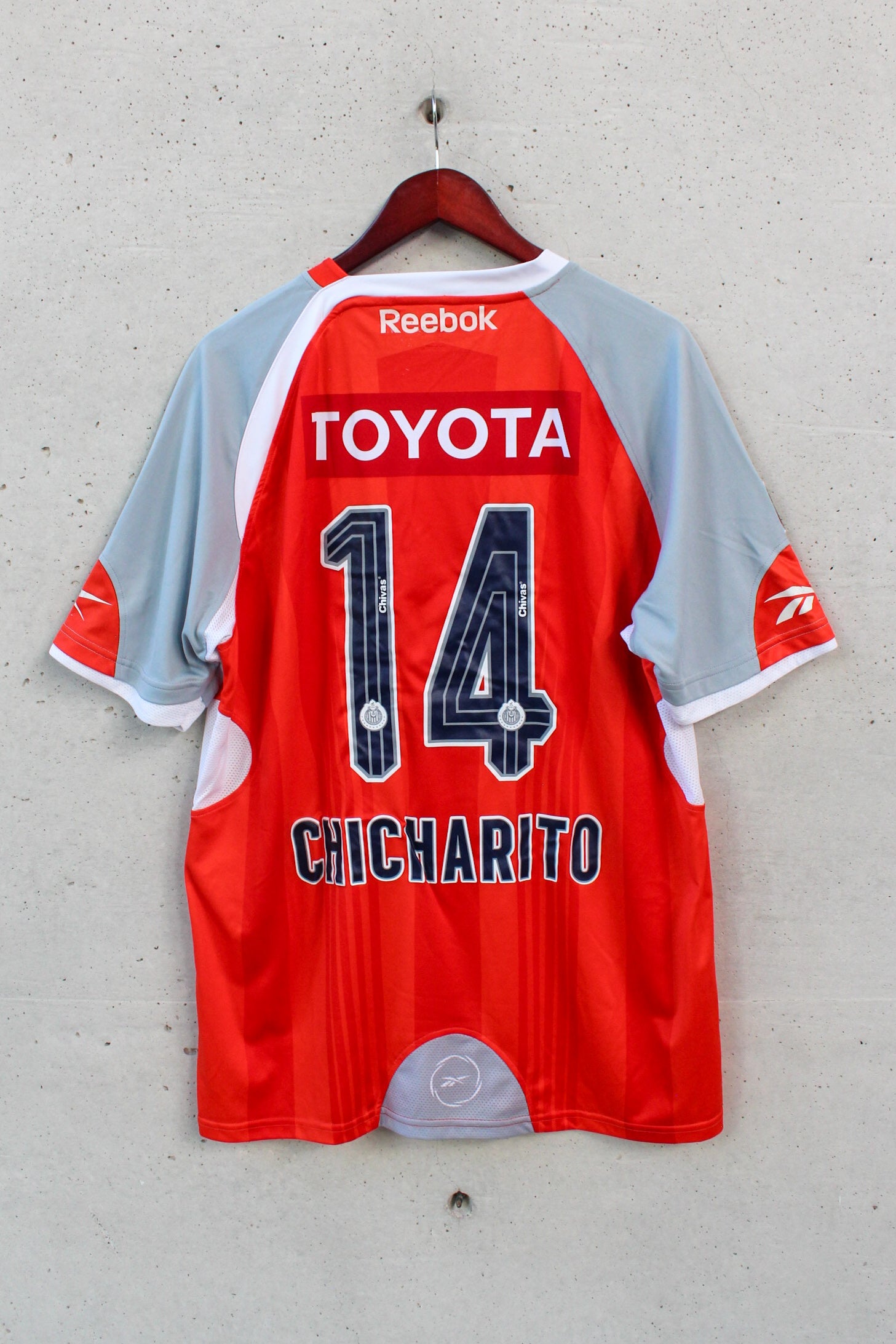 Chivas Visitante 2009/10 Javier “Chicharito” Hernández #14.