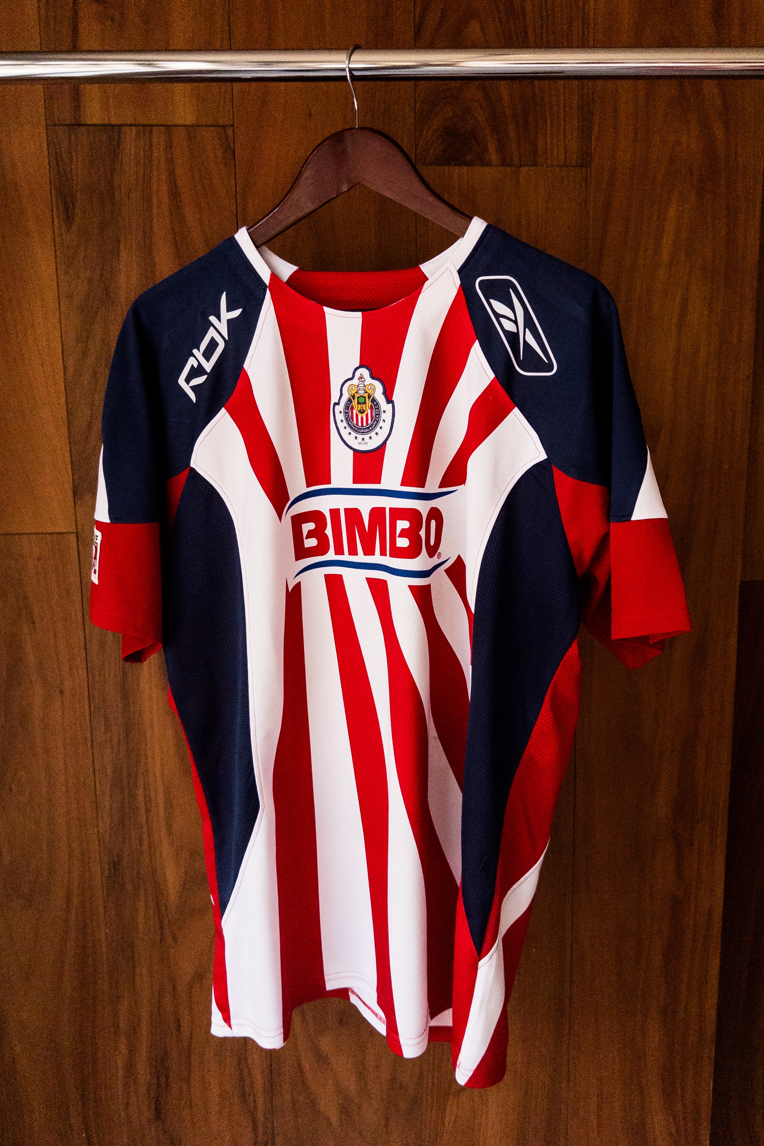 Chivas Local 2098/09 Ramón Morales #11.