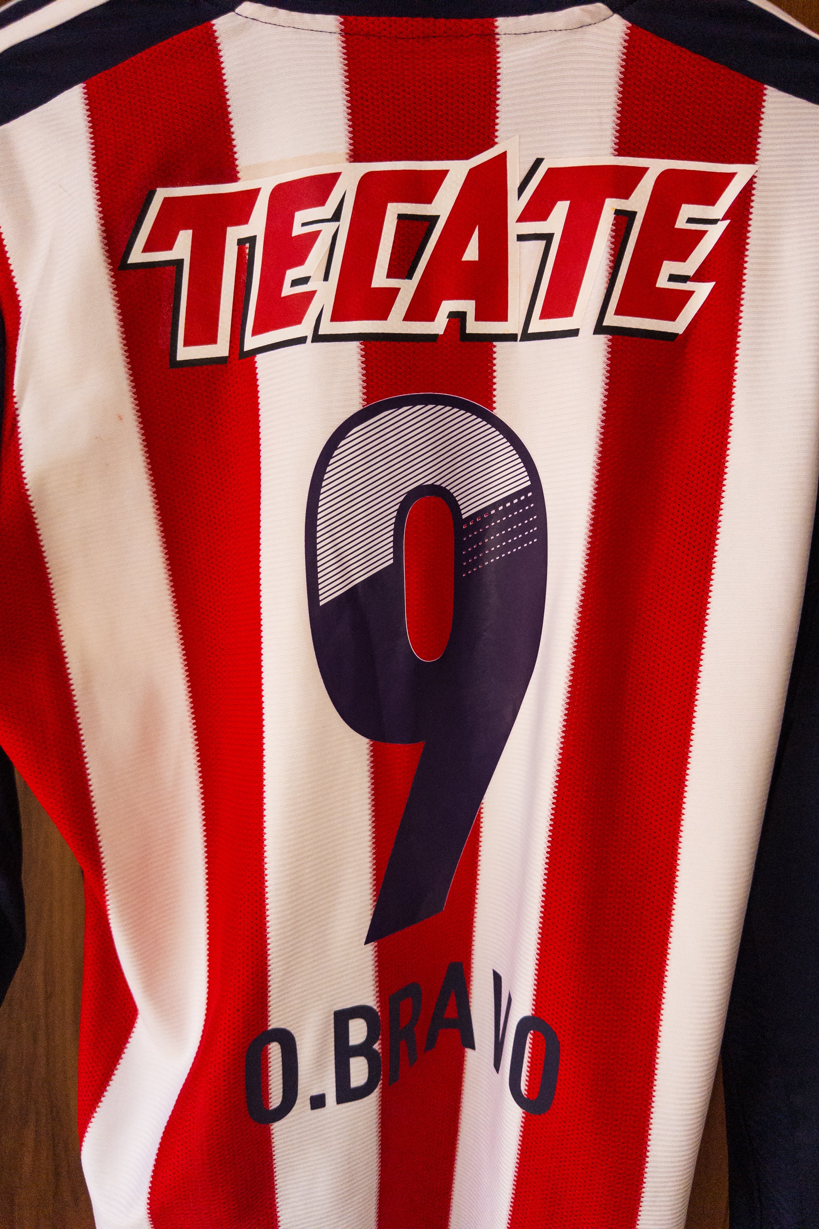 Chivas Local 2013/14 Omar Bravo #9.