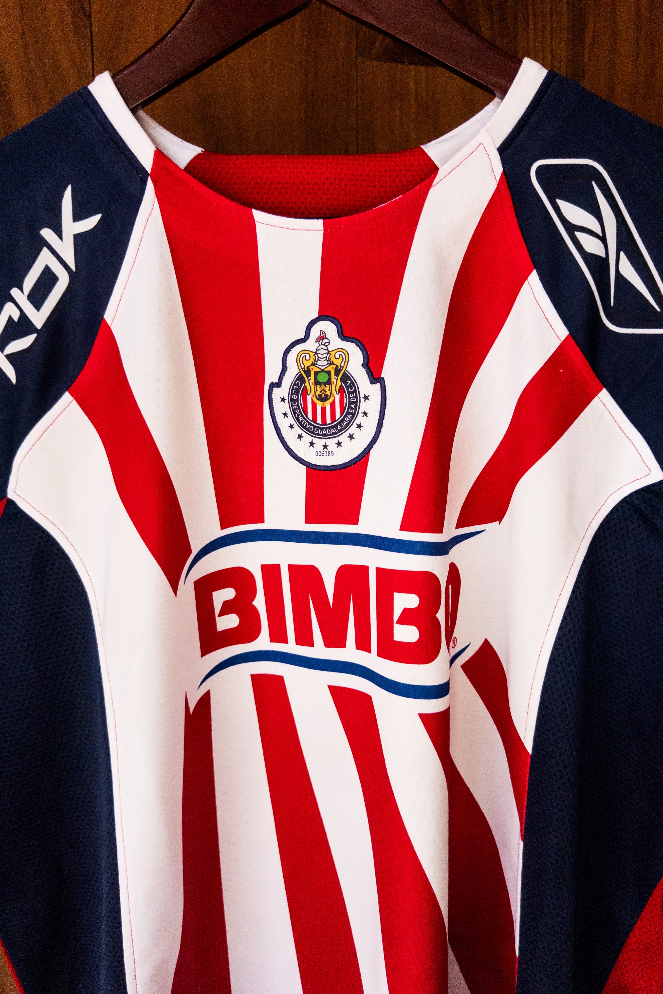 Chivas Local 2098/09 Ramón Morales #11.