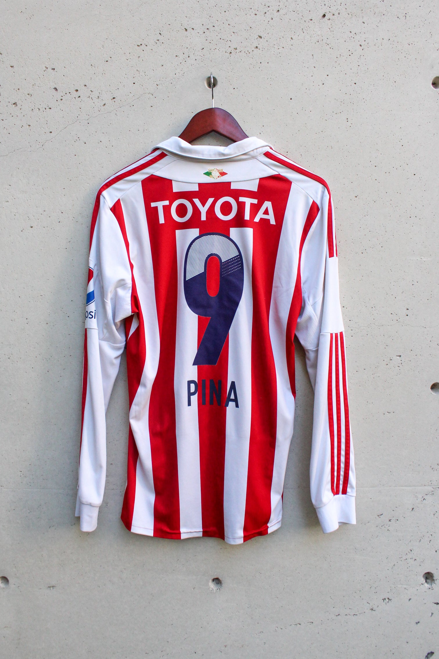 Chivas Local 2012/13 Omar “Pina” Arellano #9.