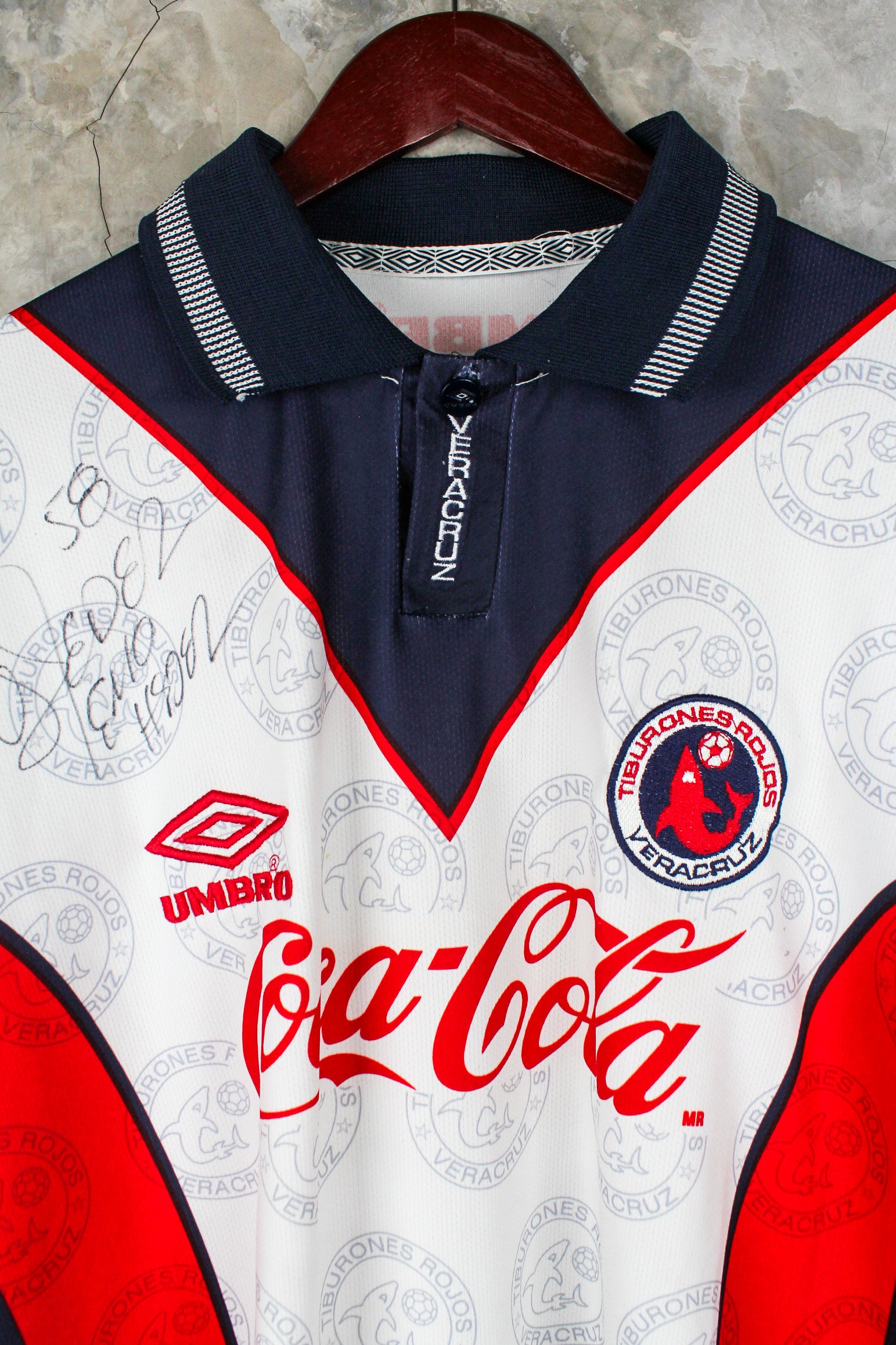 Tiburones Rojos del Veracruz Invierno 1997 Match Worn Guillermo Hernández #58.