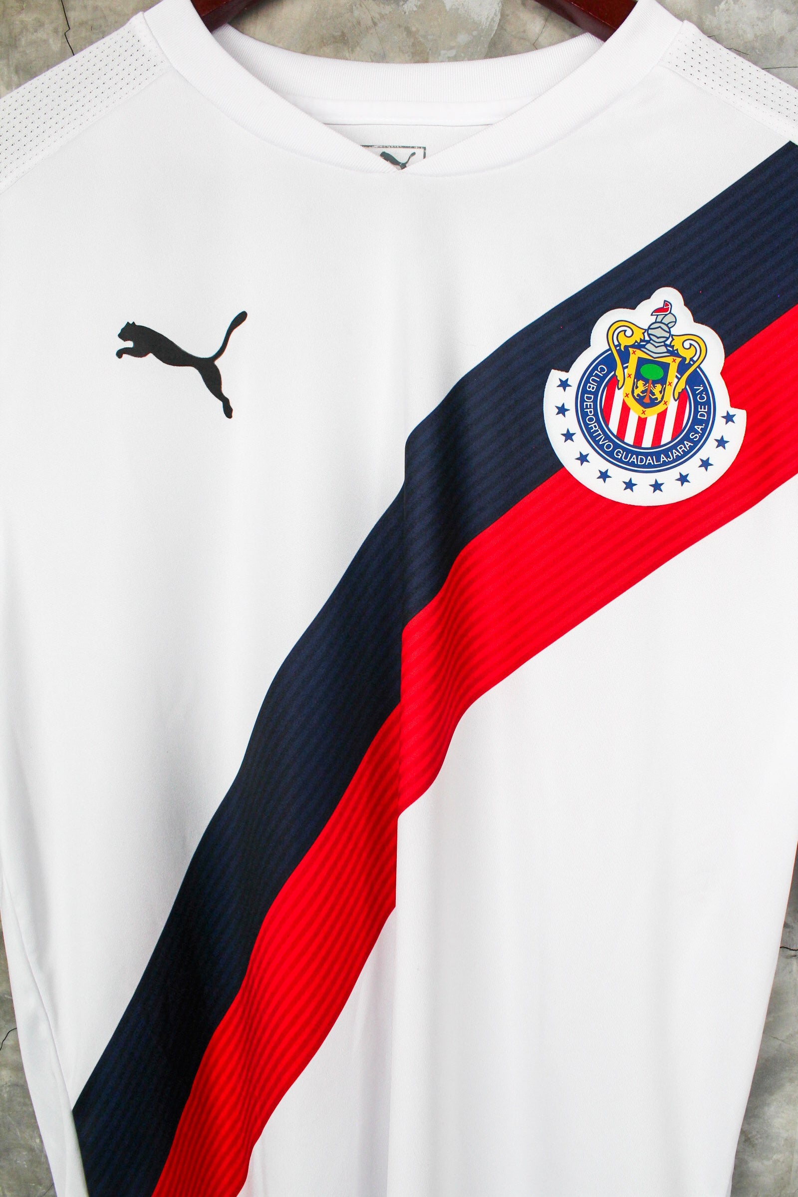 Chivas Visitante 2016/17 Alan Pulido #9.