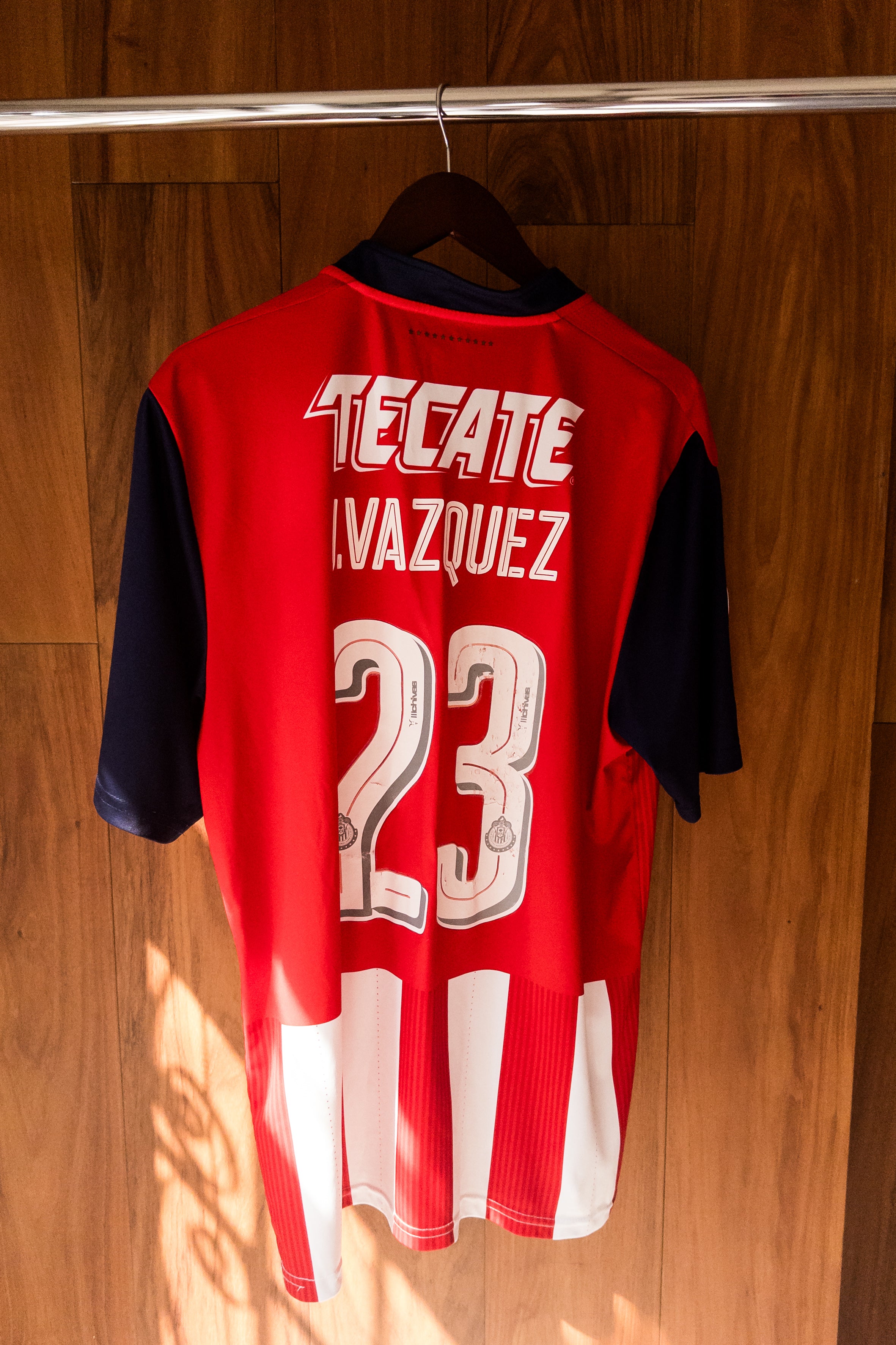 Chivas Local 2016/17 José Juan “Gallito” Vázquez #23.