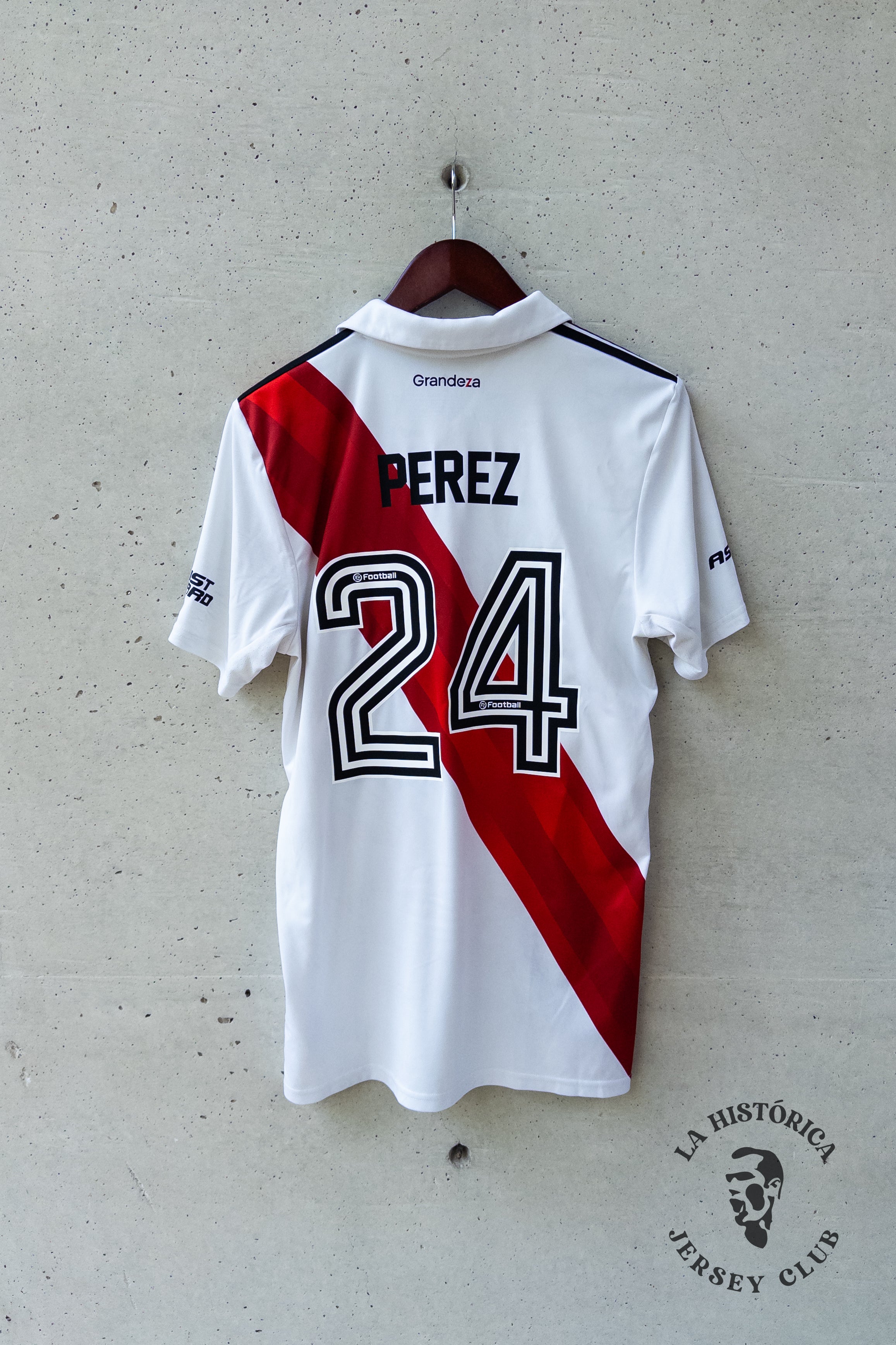 River Plate Local 2022 Enzo Fernández #24