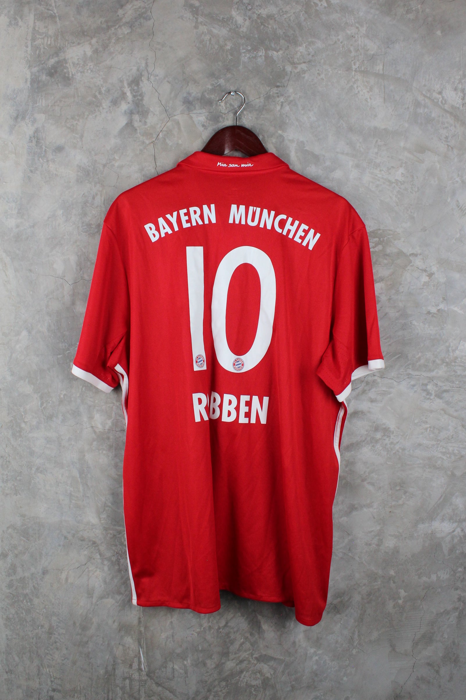 Bayern München Local 2016/17 Arjen Robben #10