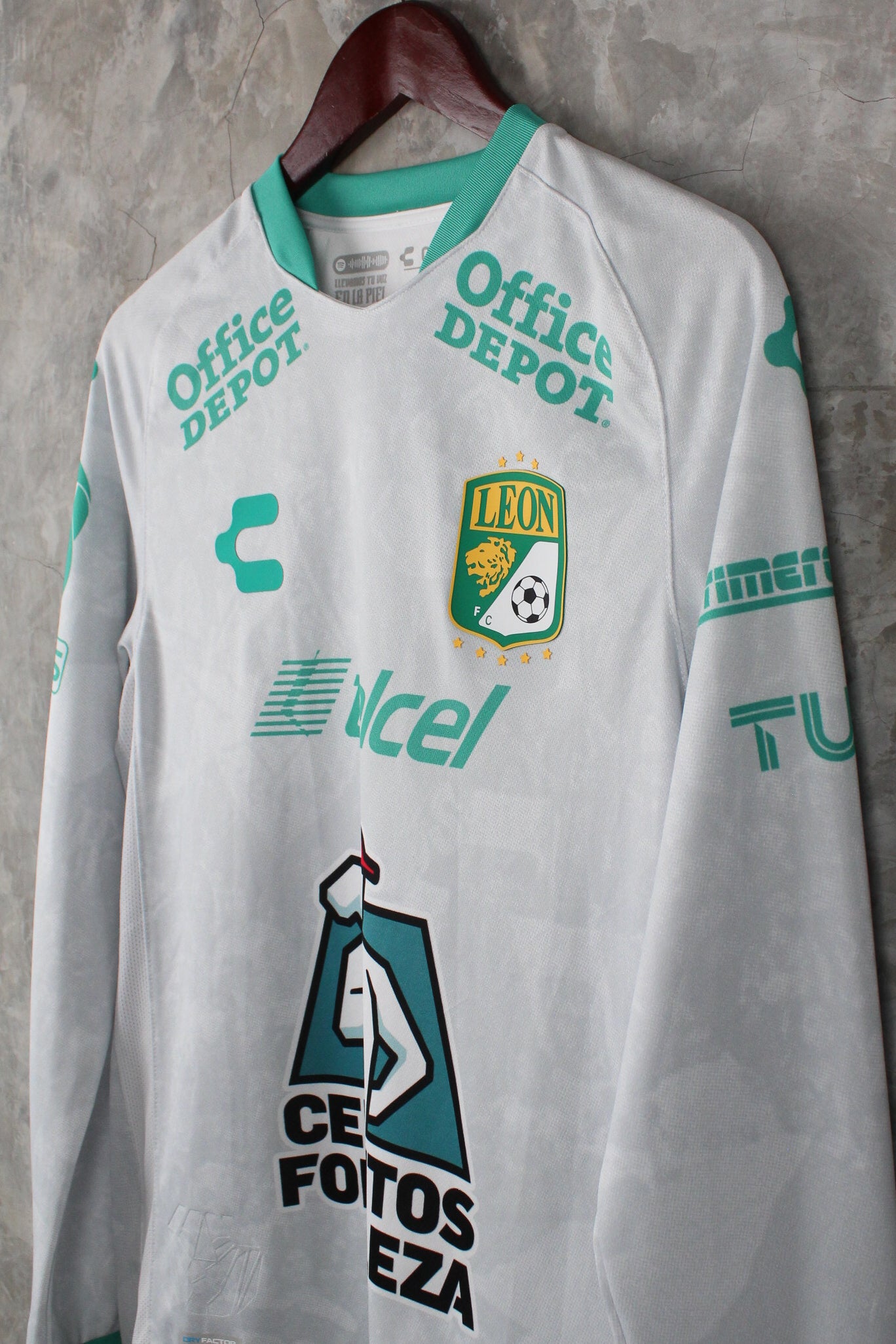 Club León Visitante 2021/22 Luis "Chapito" Montés #10 mangas largas