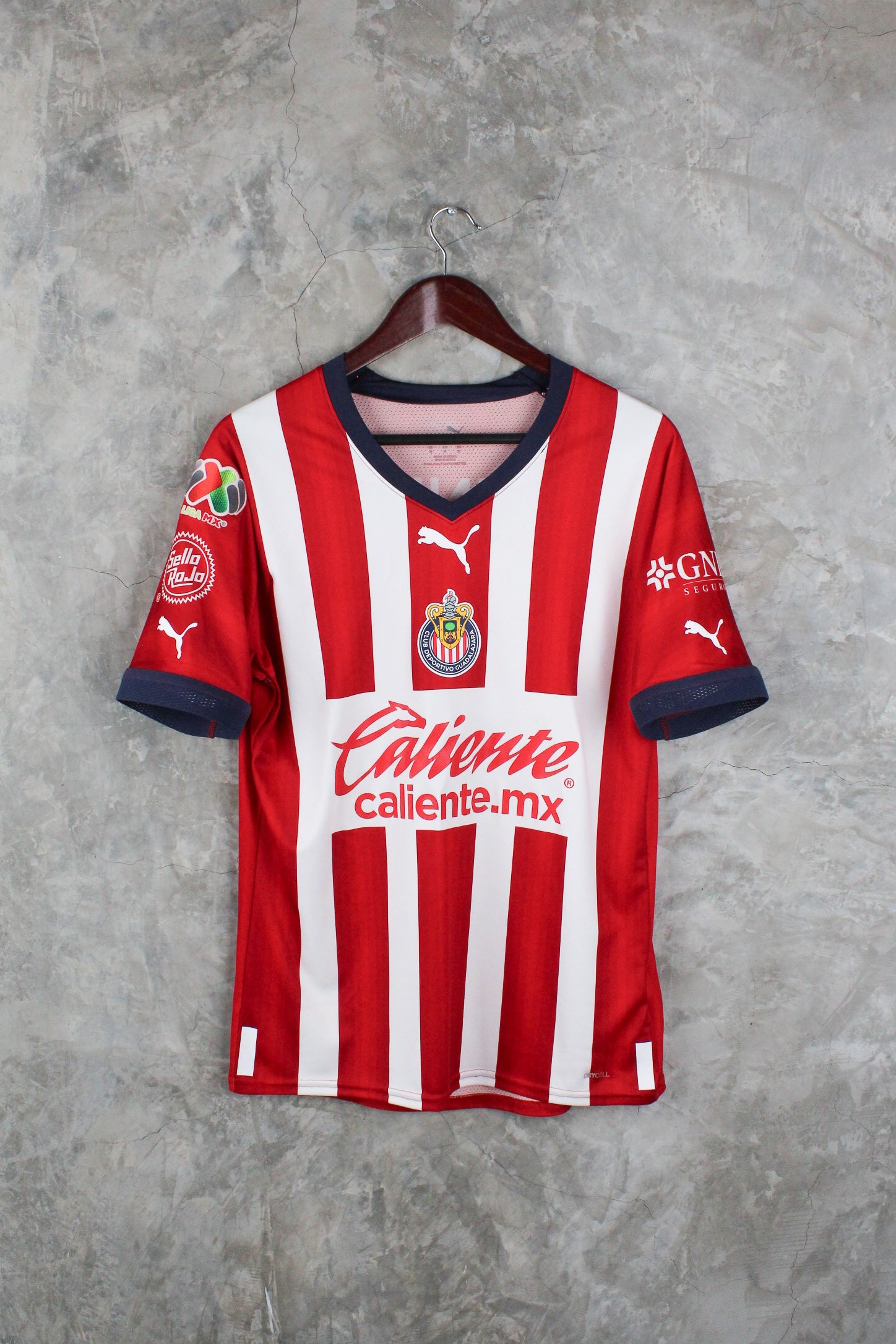 Chivas Local 2022/23 Roberto "Piojo" Alvarado #25