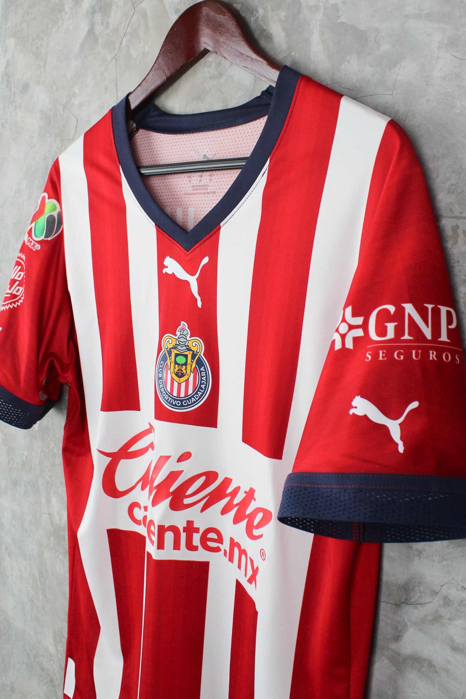 Chivas Local 2022/23 Roberto "Piojo" Alvarado #25