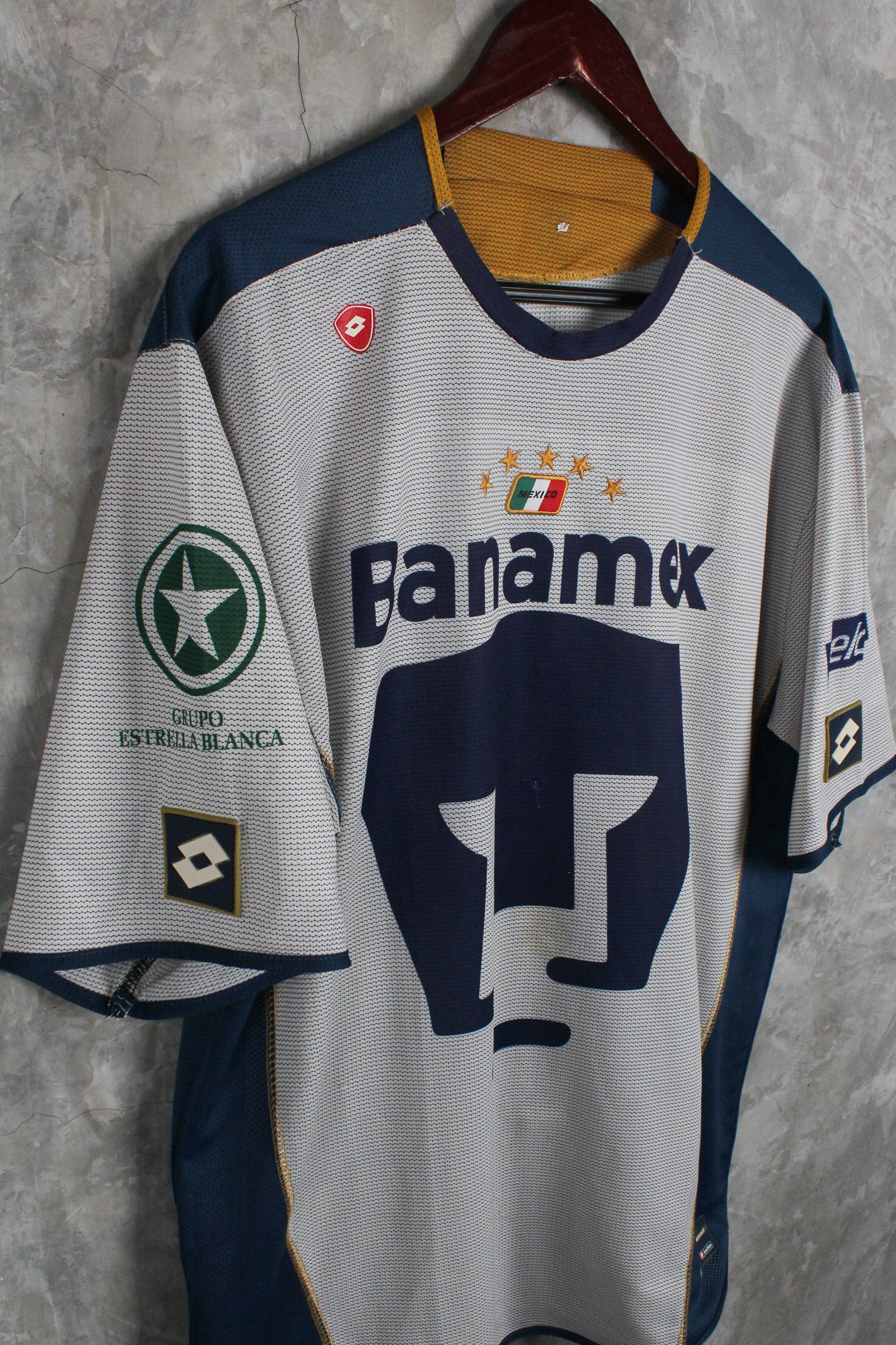 Pumas UNAM Local 2004/05 Bruno Marioni #14