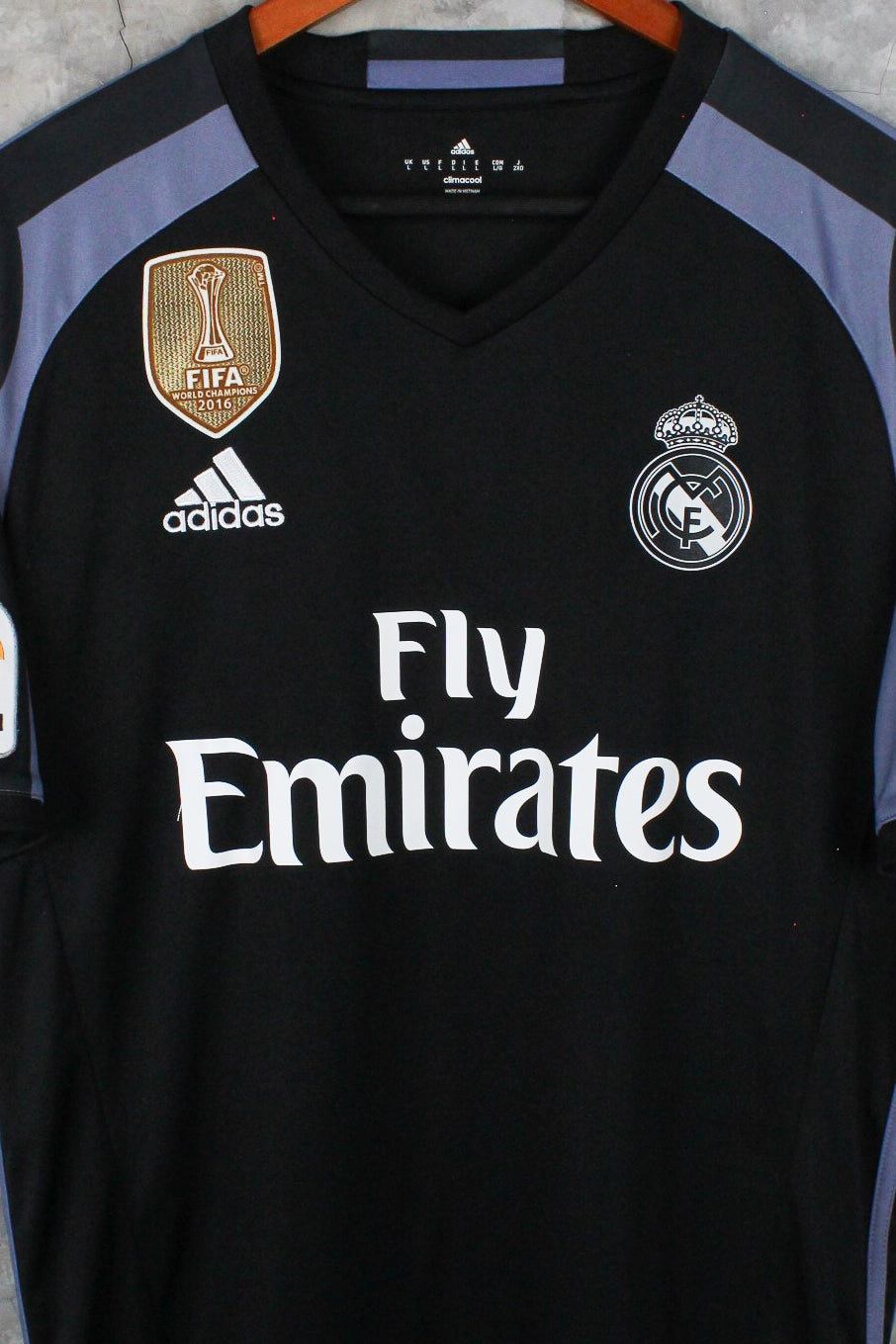 Real Madrid Tercera 2016/17 Luka Modric #19