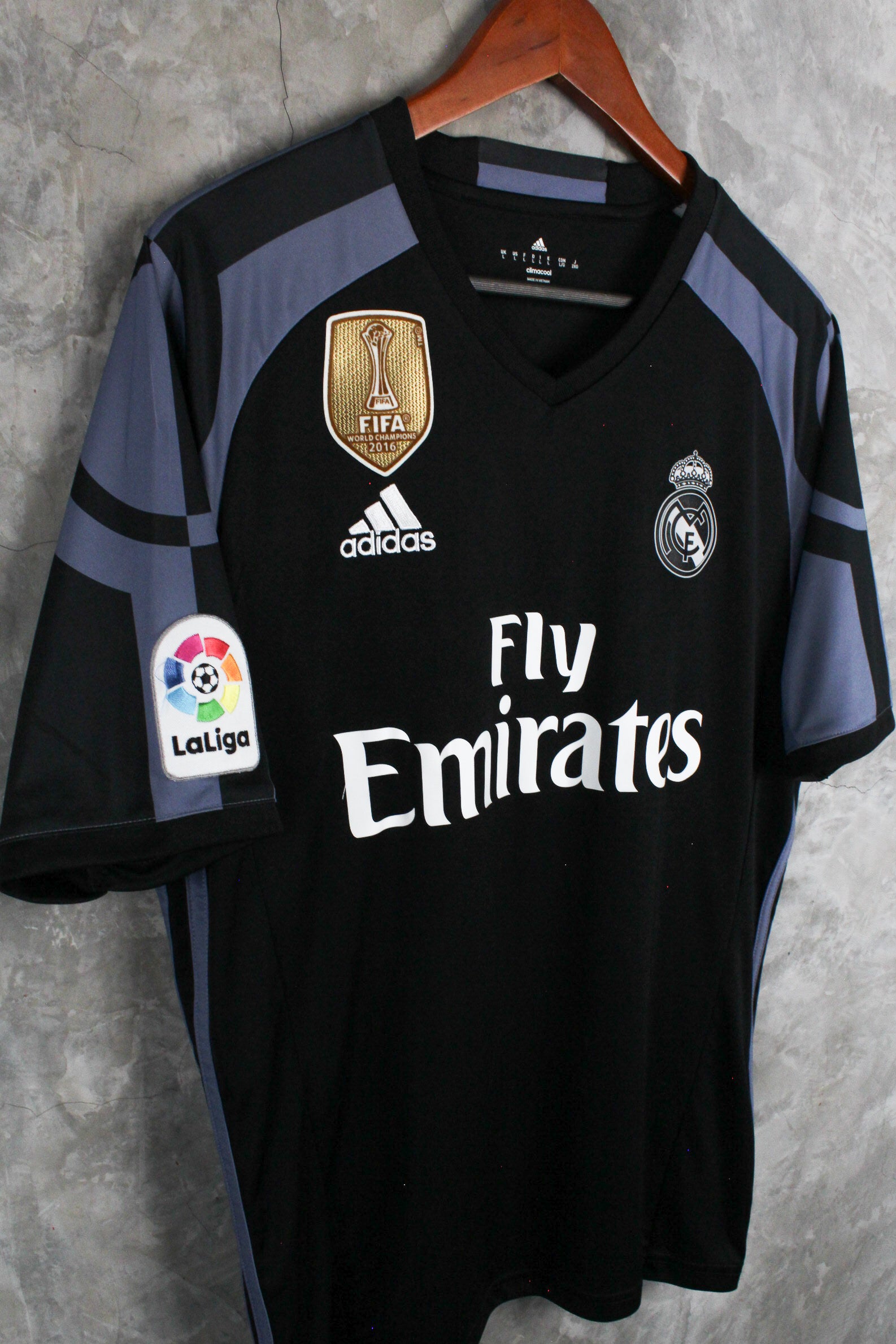 Real Madrid Tercera 2016/17 Luka Modric #19