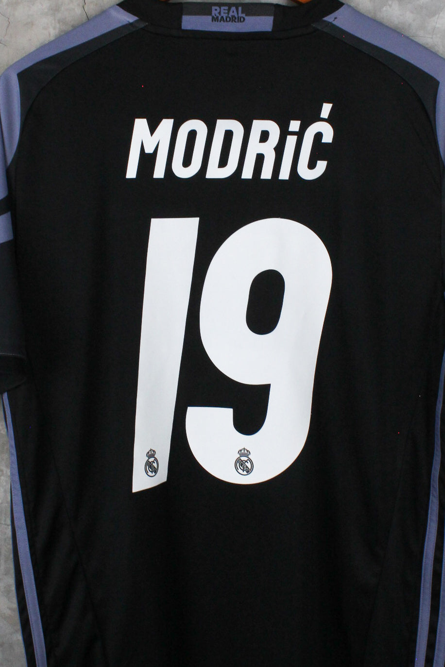 Real Madrid Tercera 2016/17 Luka Modric #19