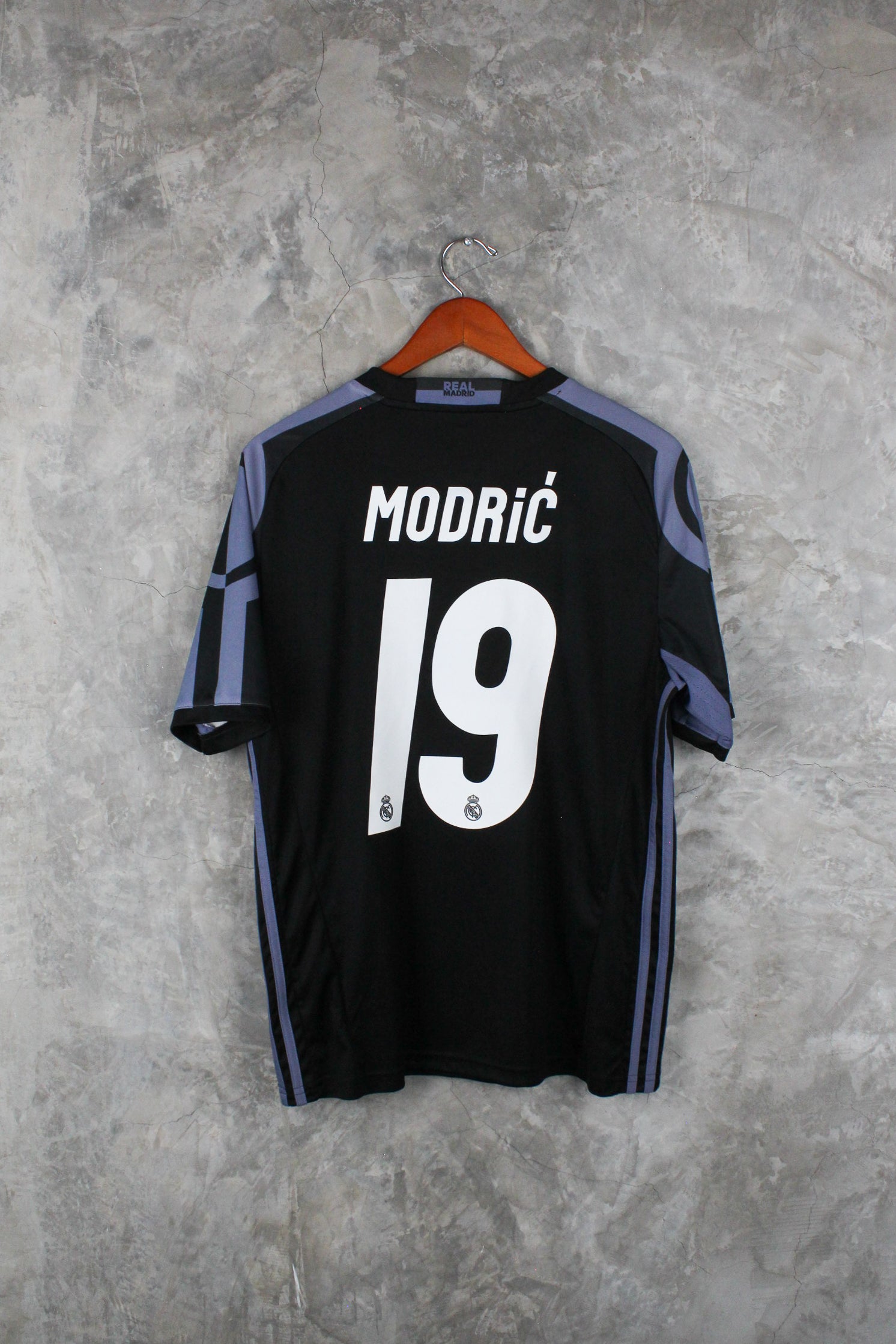 Real Madrid Tercera 2016/17 Luka Modric #19