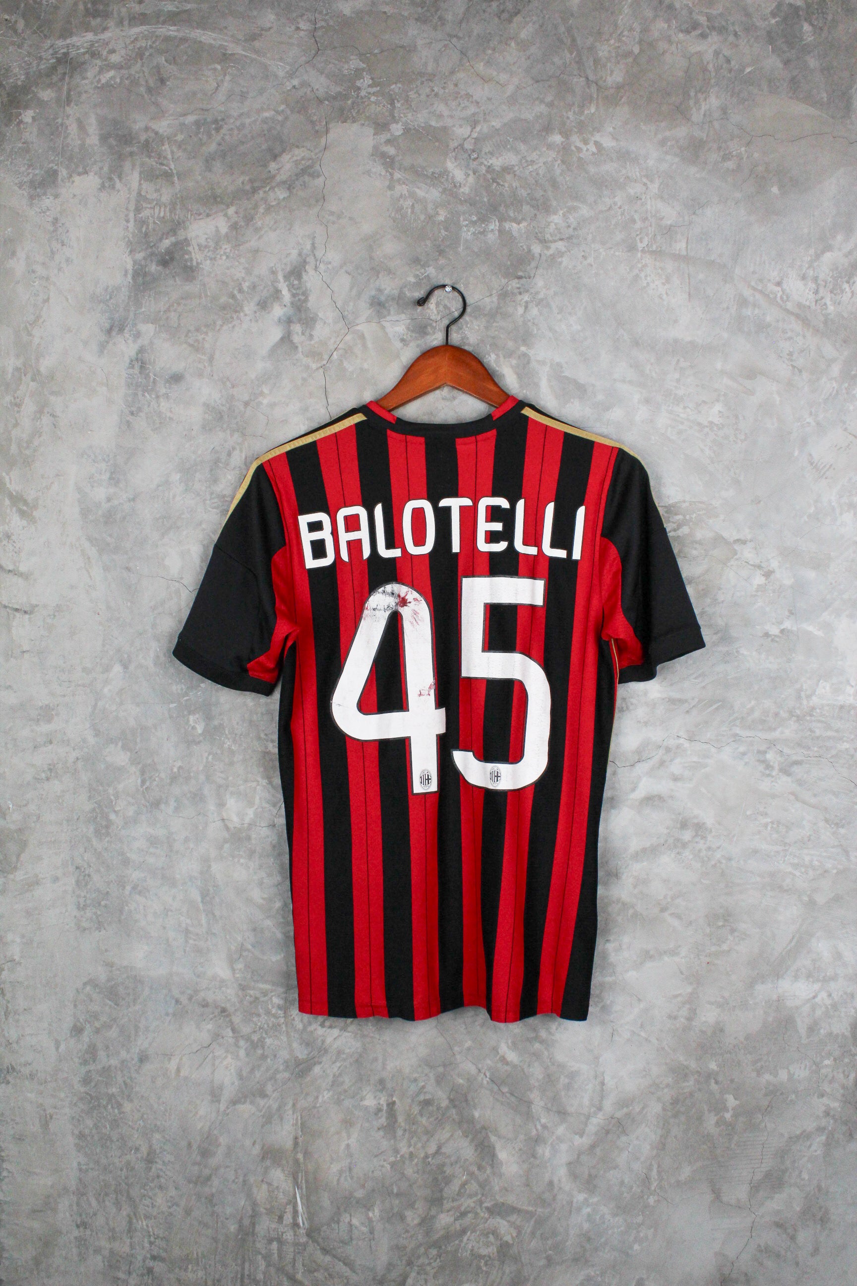 AC Milán Local 2013/14 Mario Balotelli #45 niño