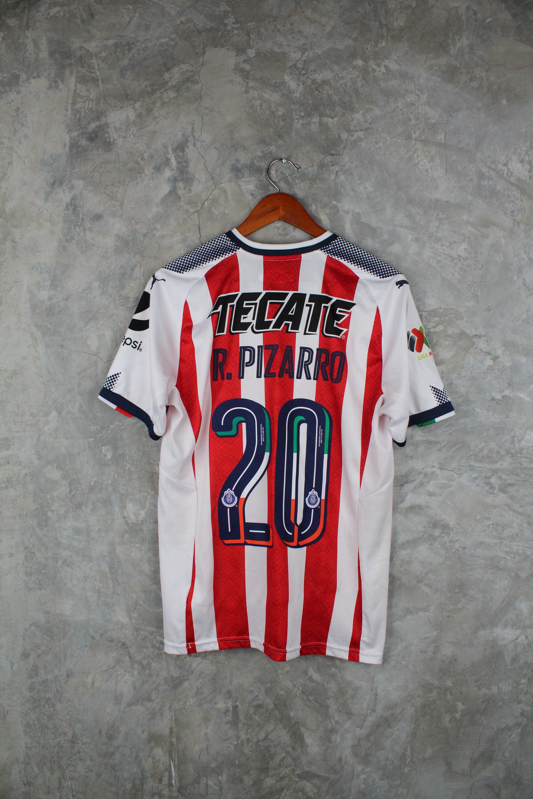 Chivas Local 2017/18 Rodolfo Pizarro #20