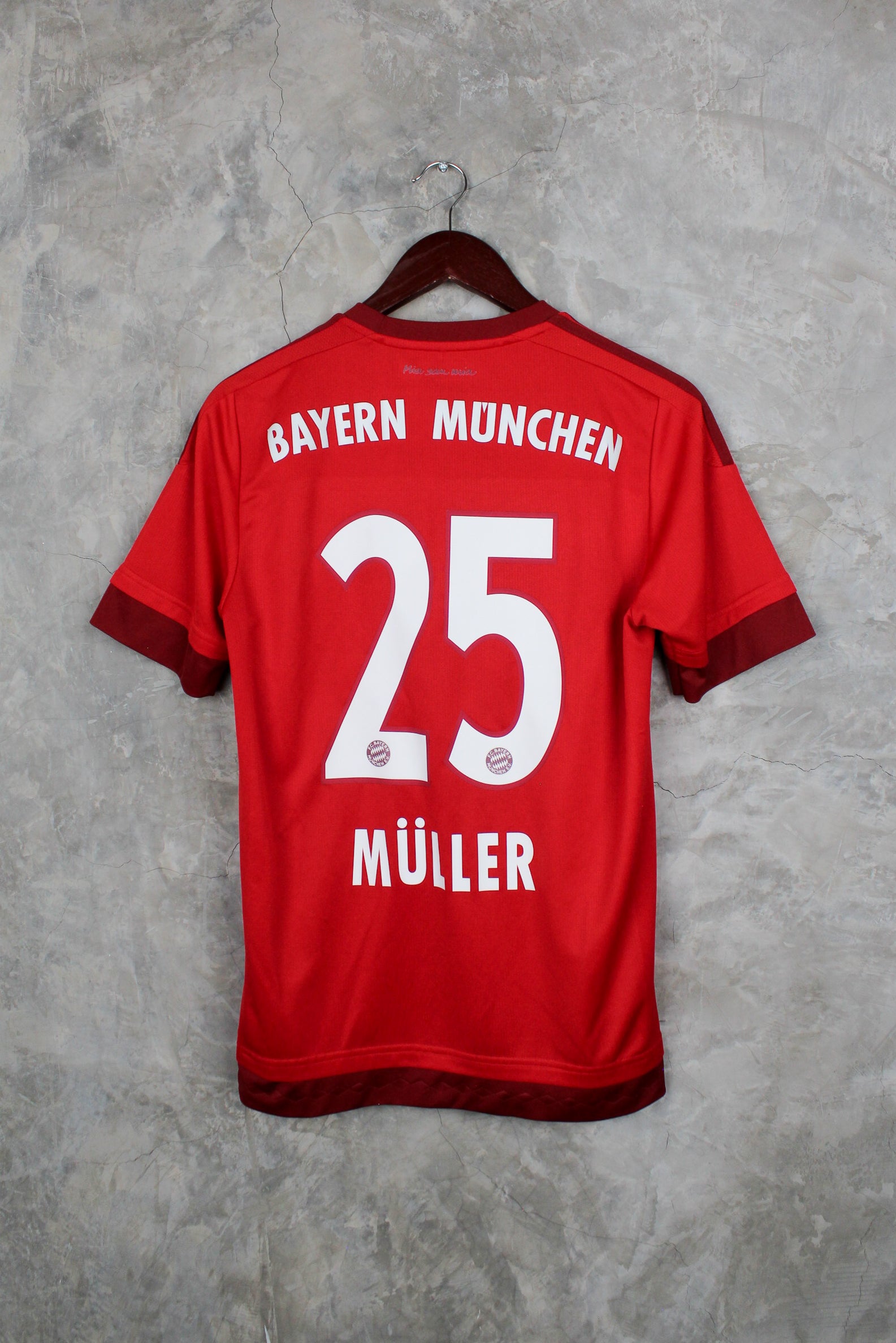 Bayern Múnich Local 2015/16 Thomas Müller #25