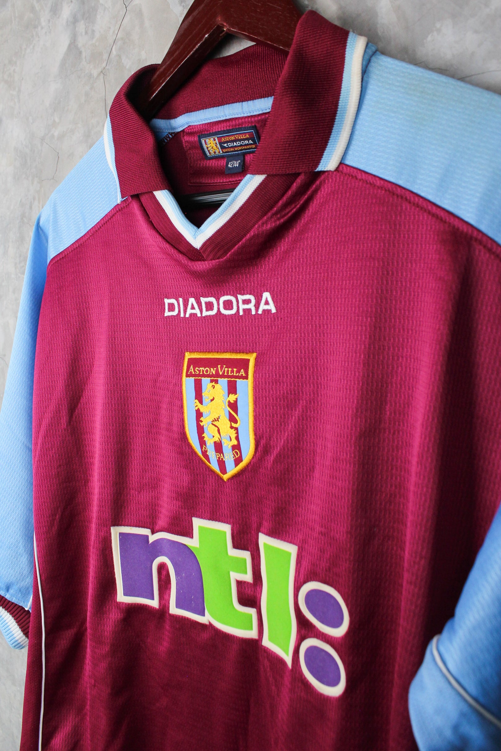 Aston Villa Local 2000/01