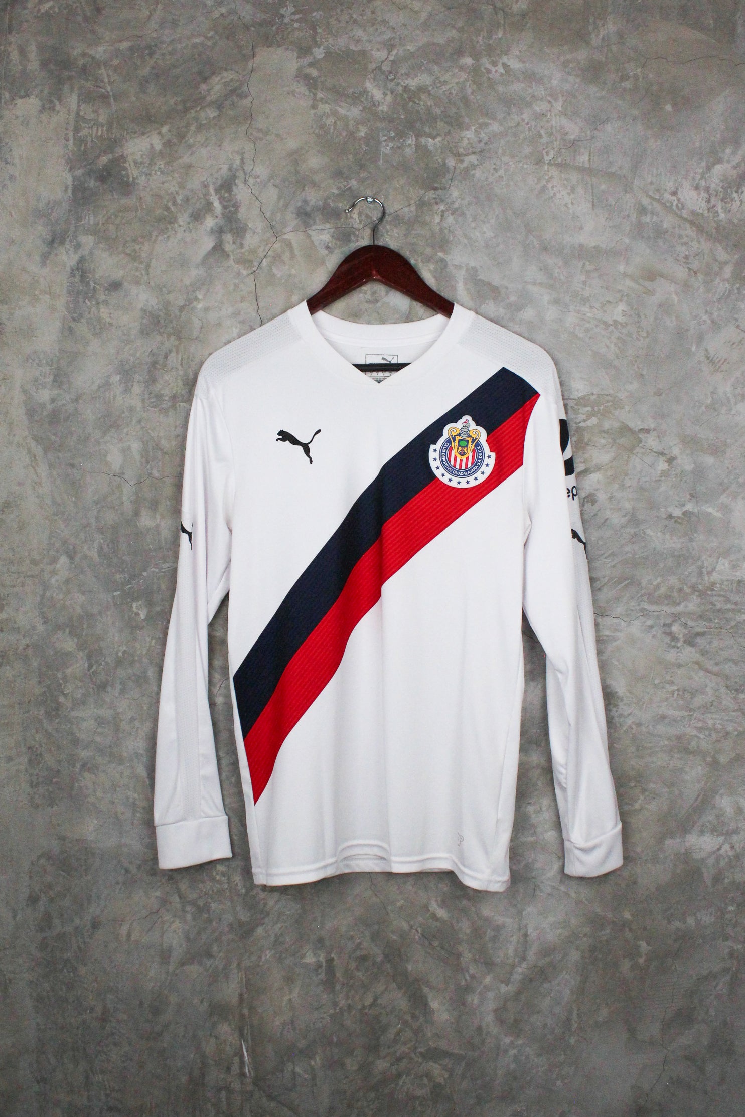 Chivas Visitante 2016/17 Rodolfo Pizarro #20 Manga larga
